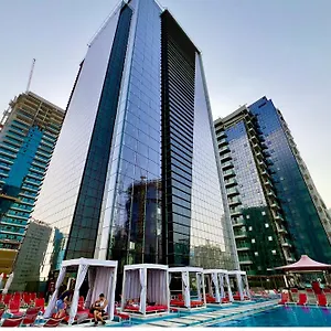 Canal Business Bay ***** Dubai